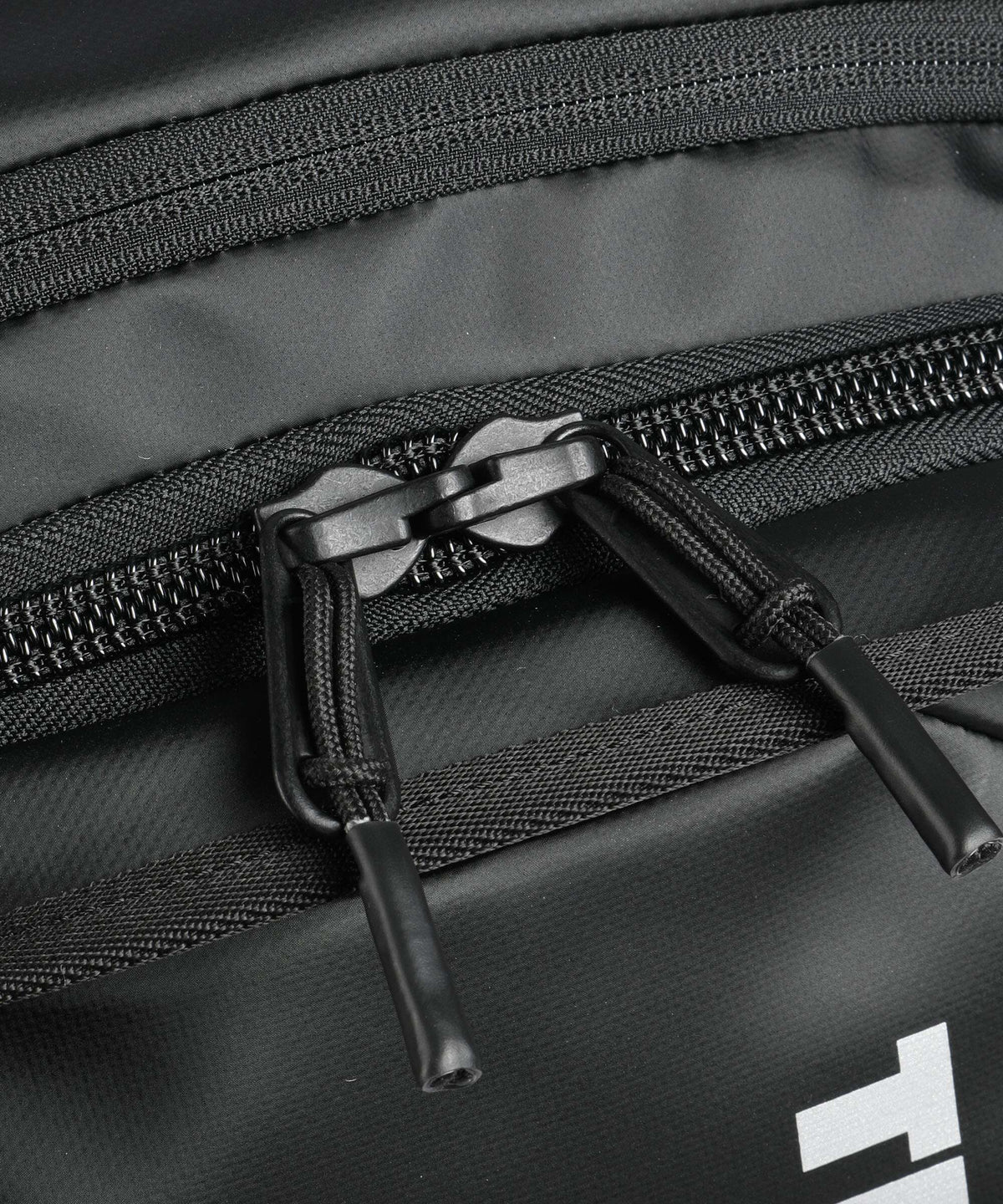 Thule Chasm Travel bag with wheels black