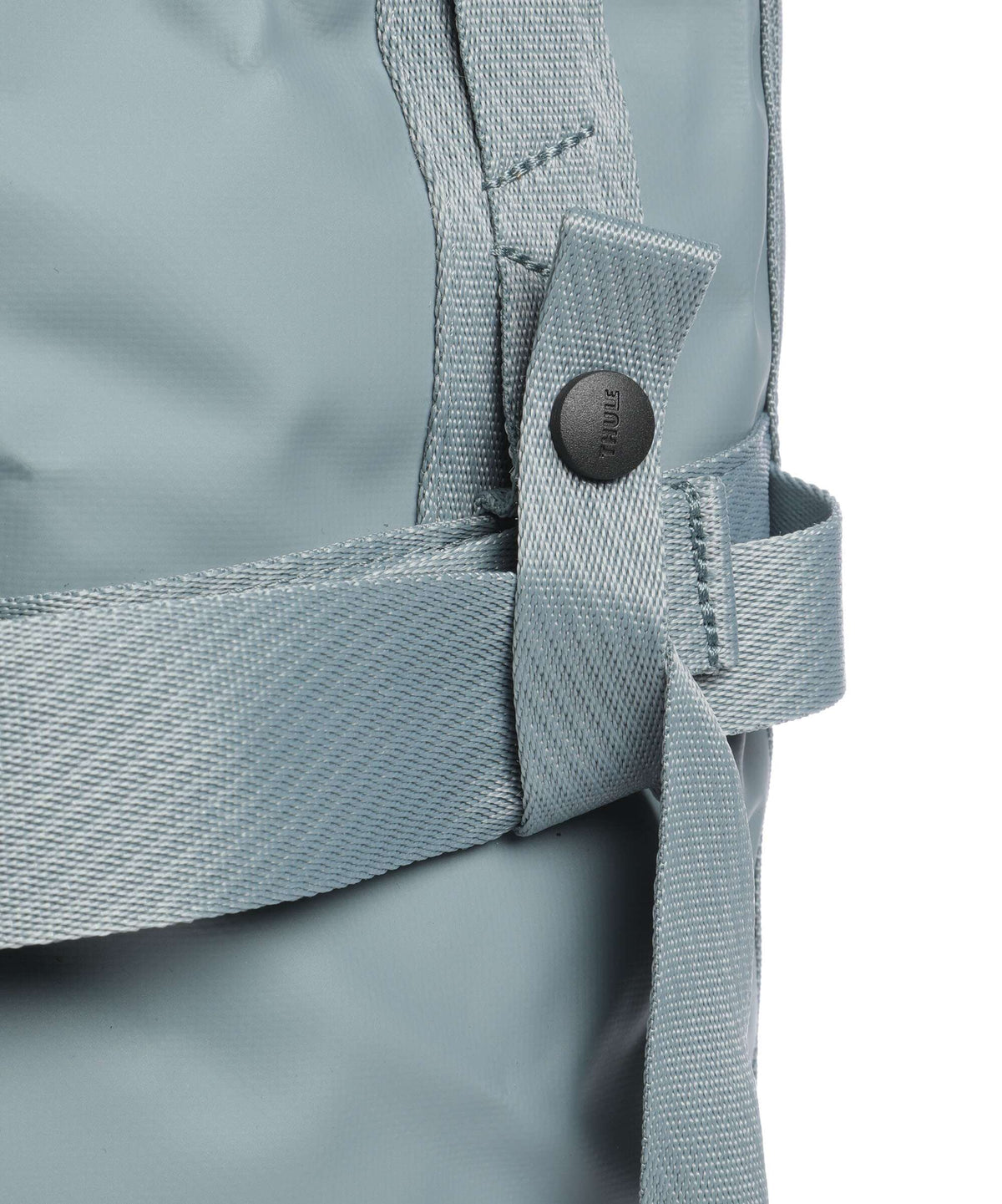 Thule Chasm 40 Weekend bag pond