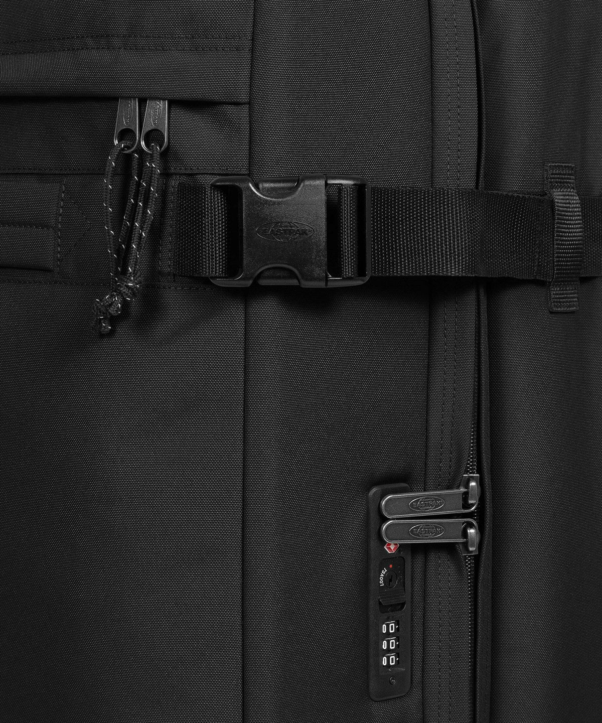 Eastpak Transit'R 4 M Spinner (4 wheels) black