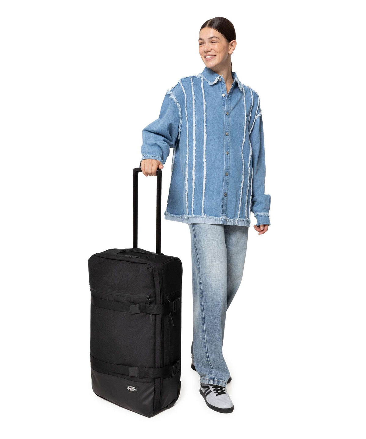 Eastpak Icon Travel'R M Travel bag with wheels on black