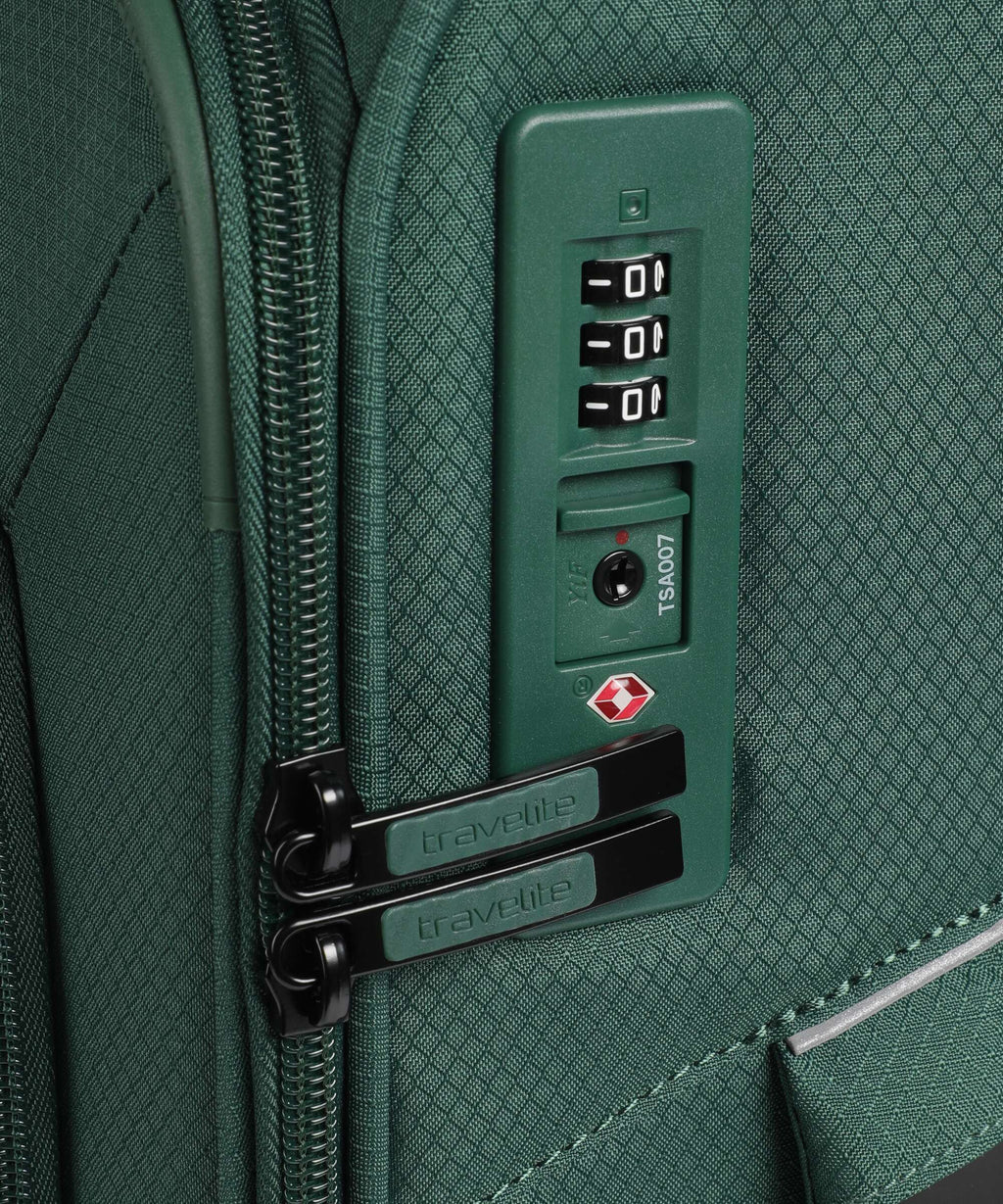 Travelite Skaii Spinner (4 wheels) green