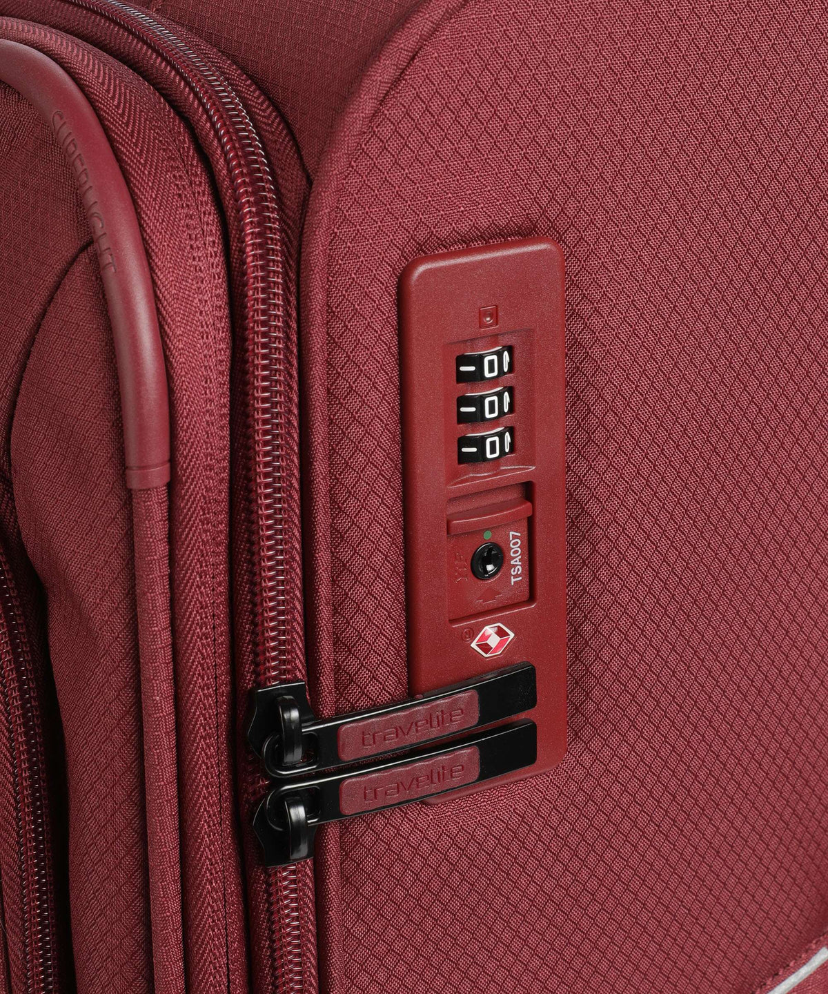 Travelite Skaii Spinner (4 wheels) red