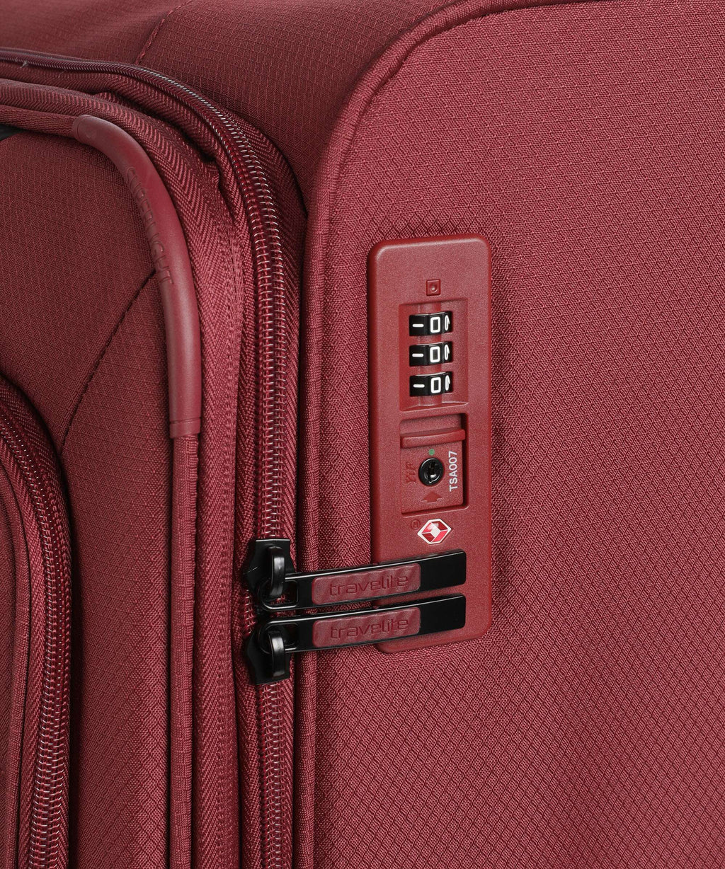 Travelite Skaii Spinner (4 wheels) red