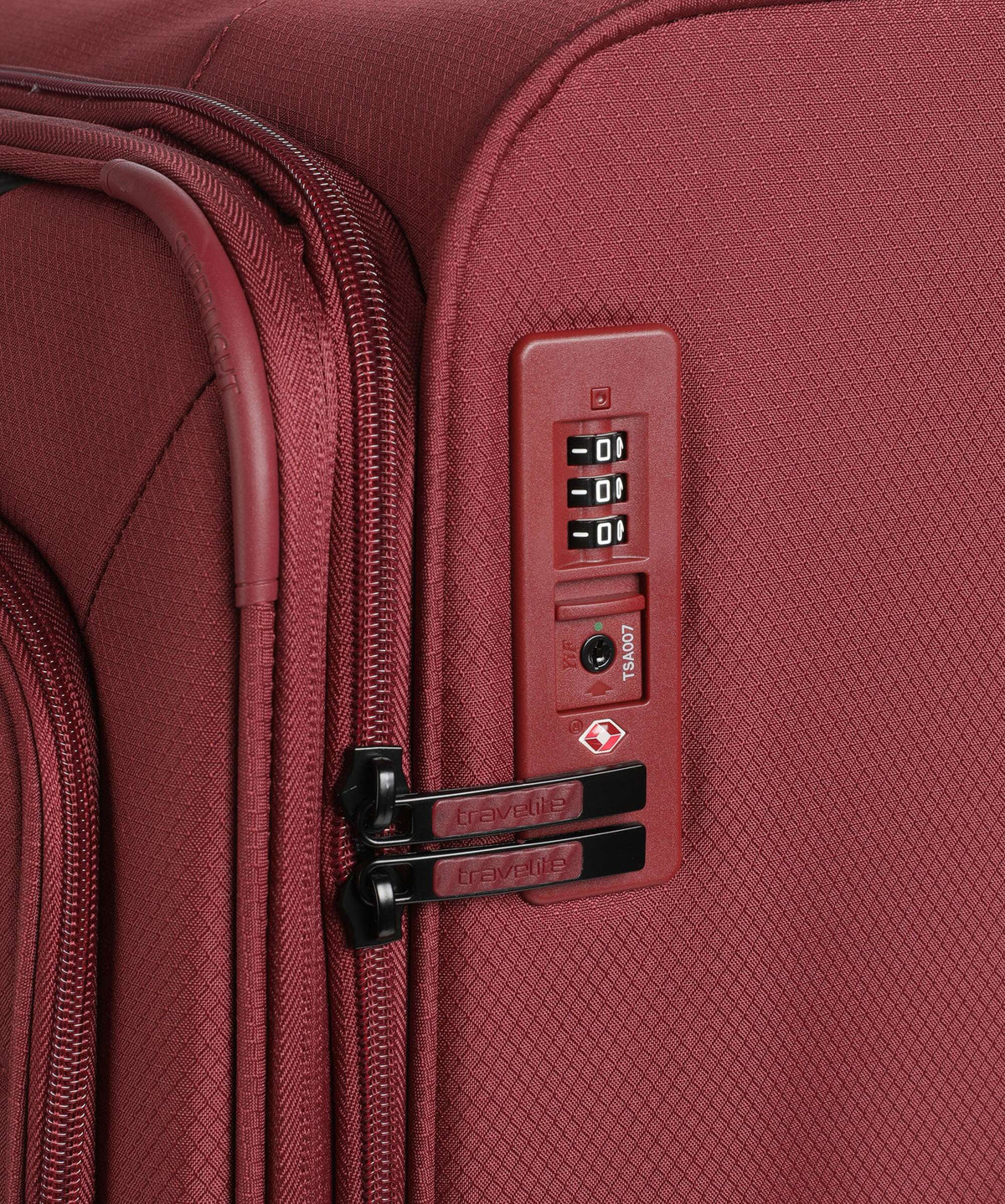 Travelite Skaii Spinner (4 wheels) red