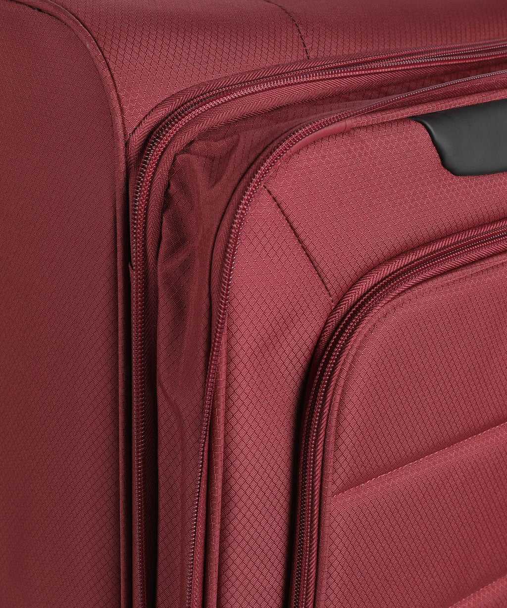 Travelite Skaii Spinner (4 wheels) red
