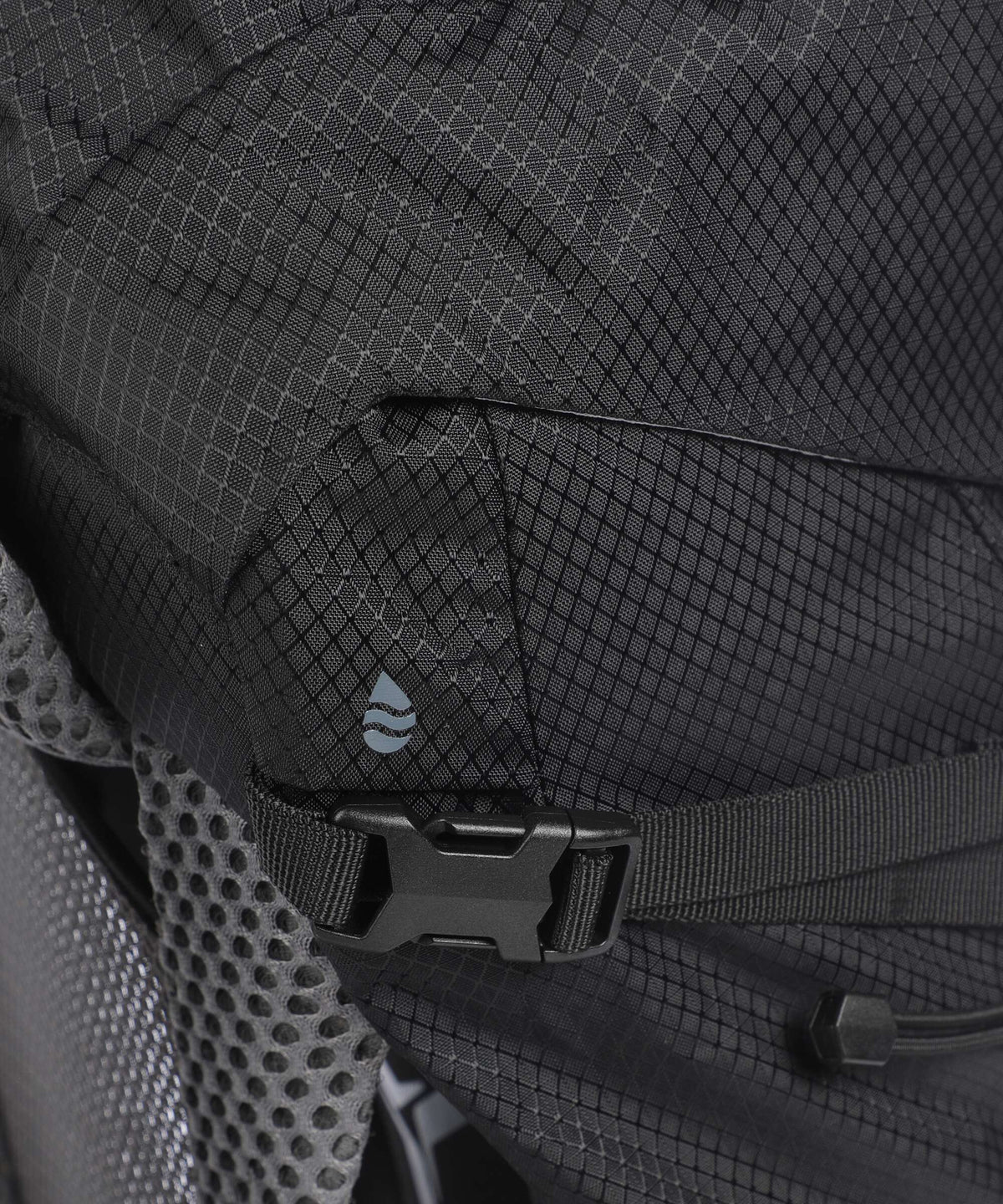 Deuter Futura 26 Hiking backpack black