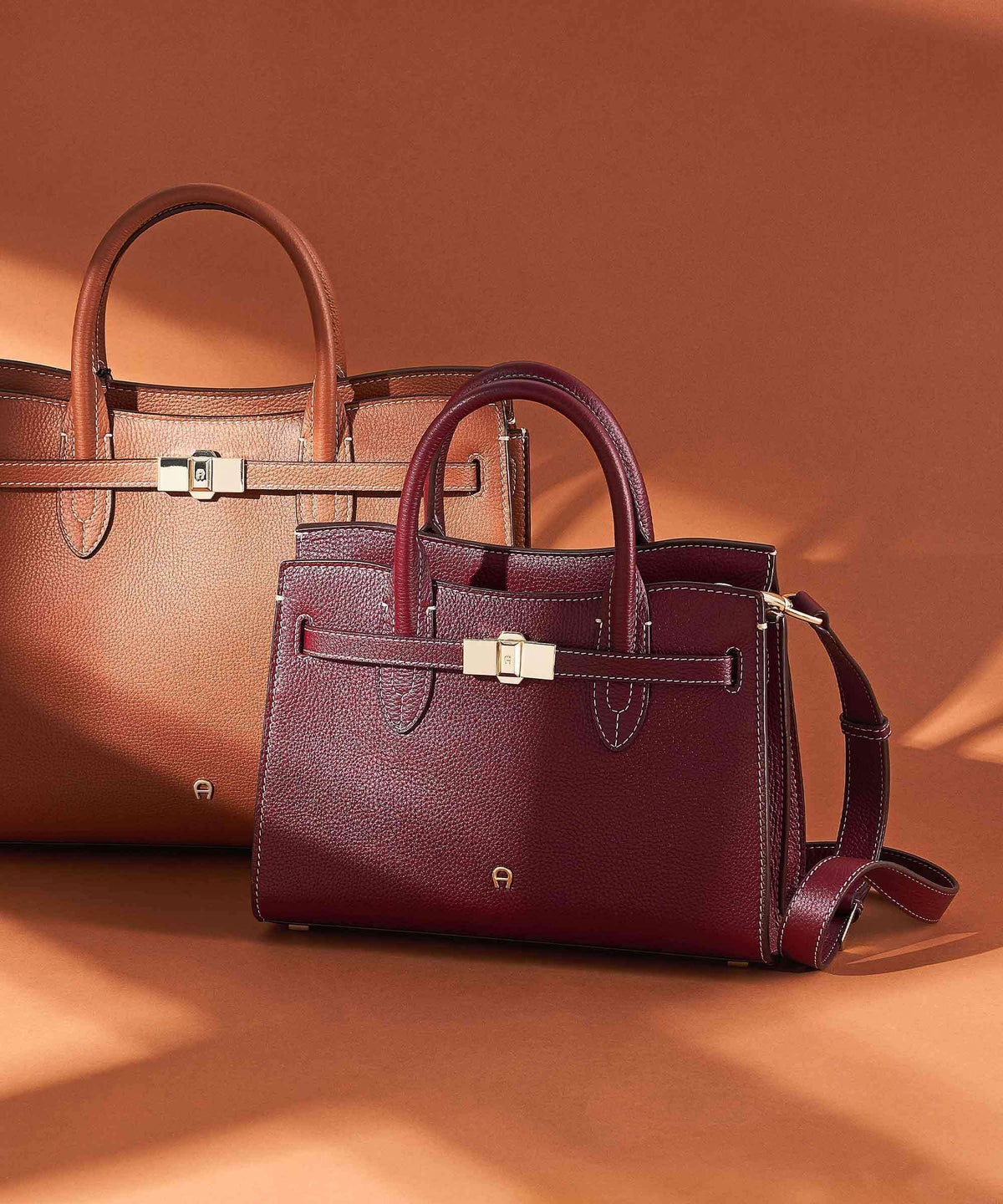 Aigner Farah M Handbag burgundy