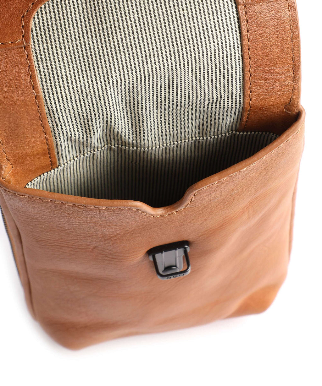 Aunts & Uncles Grandma's Luxury Club Mrs. Lemon Twist Phone bag caramel