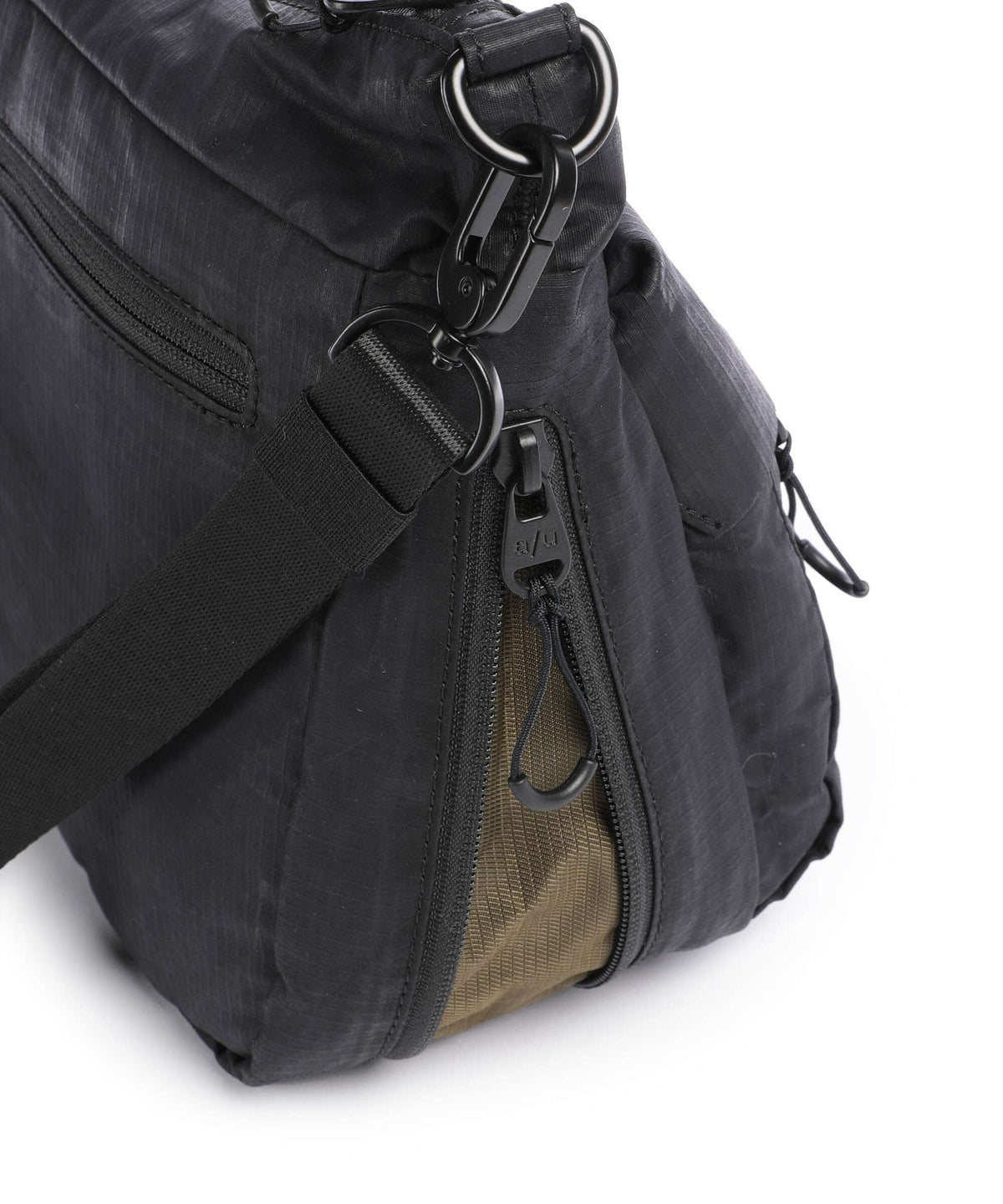 Aunts & Uncles Japan RE lite Nanuki Crossbody bag black