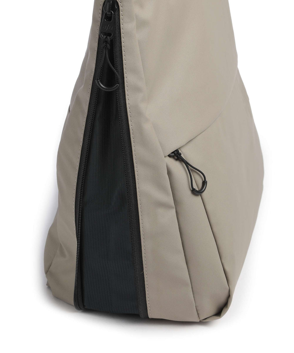 Aunts & Uncles Japan Lite Todori Hobo bag driftwood