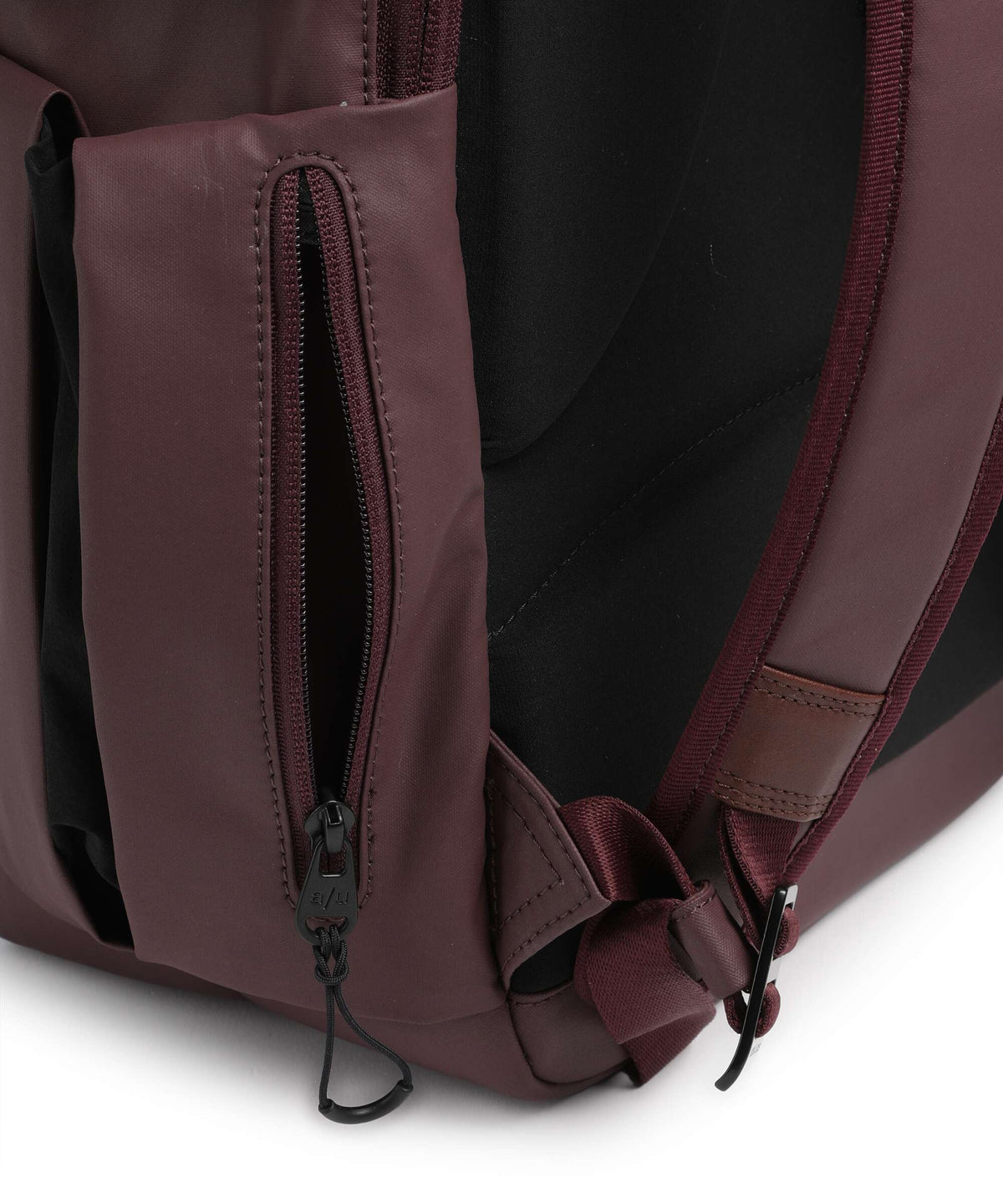Aunts & Uncles Japan RE Tokachi Rolltop backpack merlot