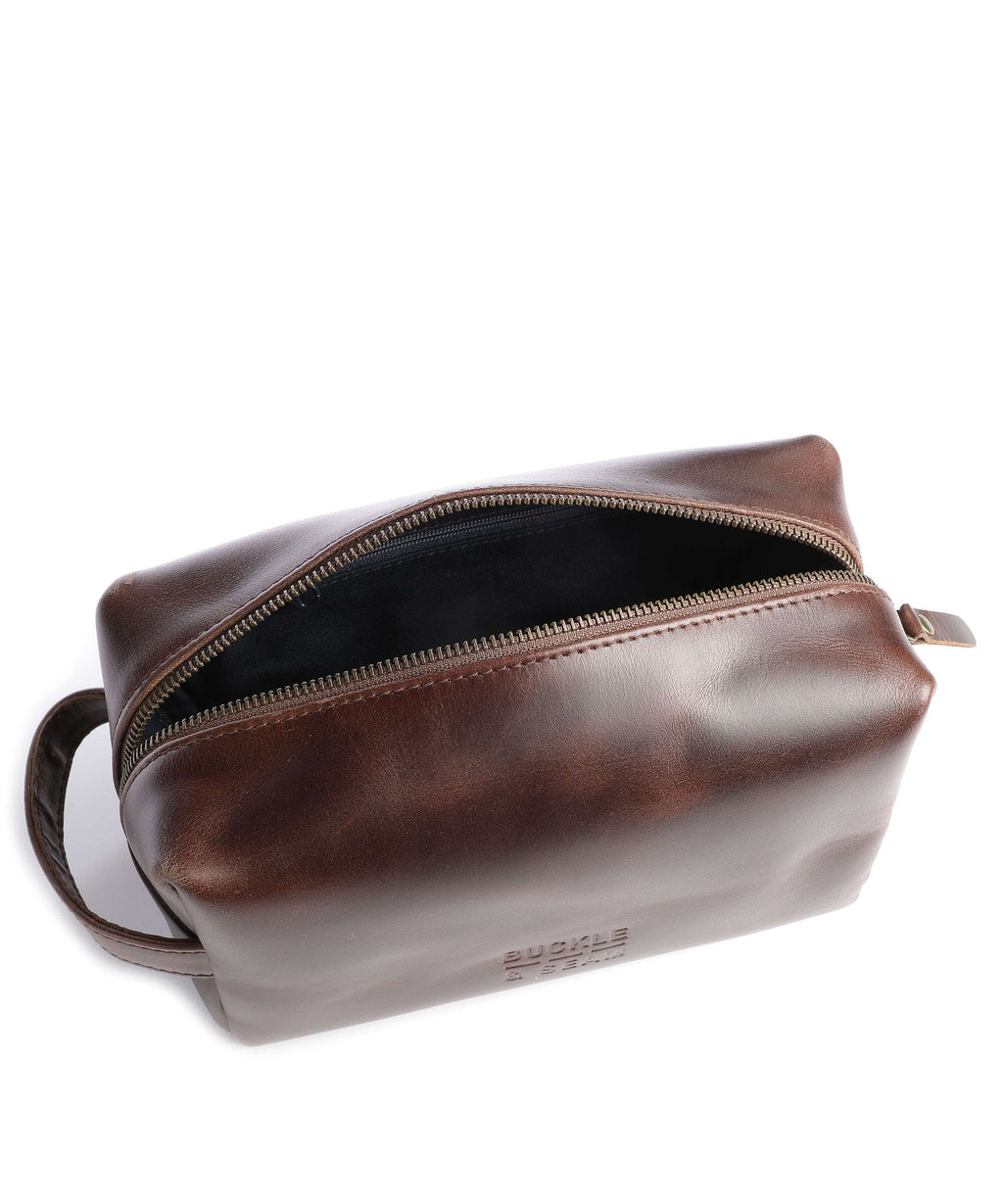 Buckle & Seam Crazy Horse Everest Toiletry bag brown
