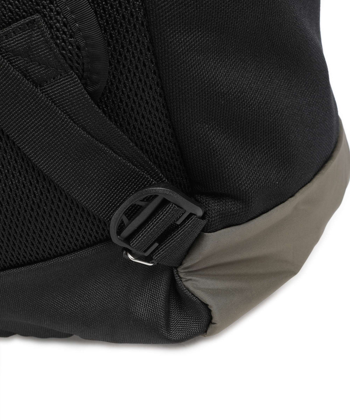 Ucon Acrobatics Air Tristan Backpack bag olive