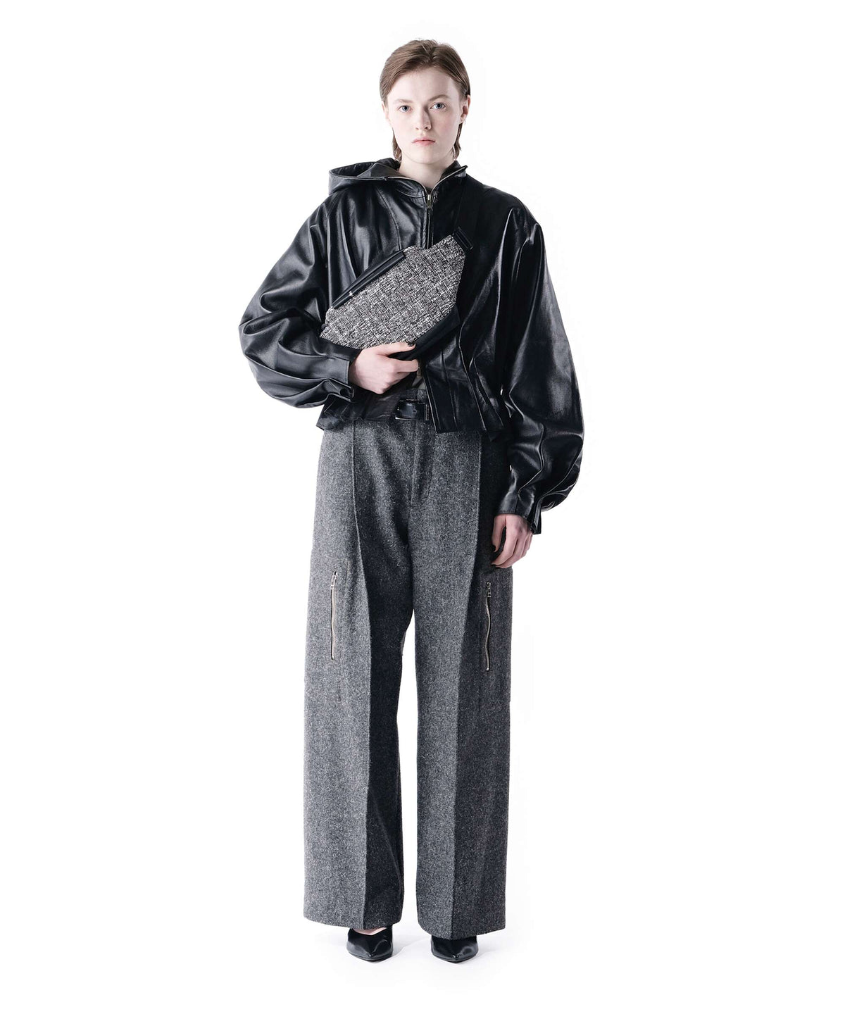 Côte&Ciel Isarau S Sling bag black/cream