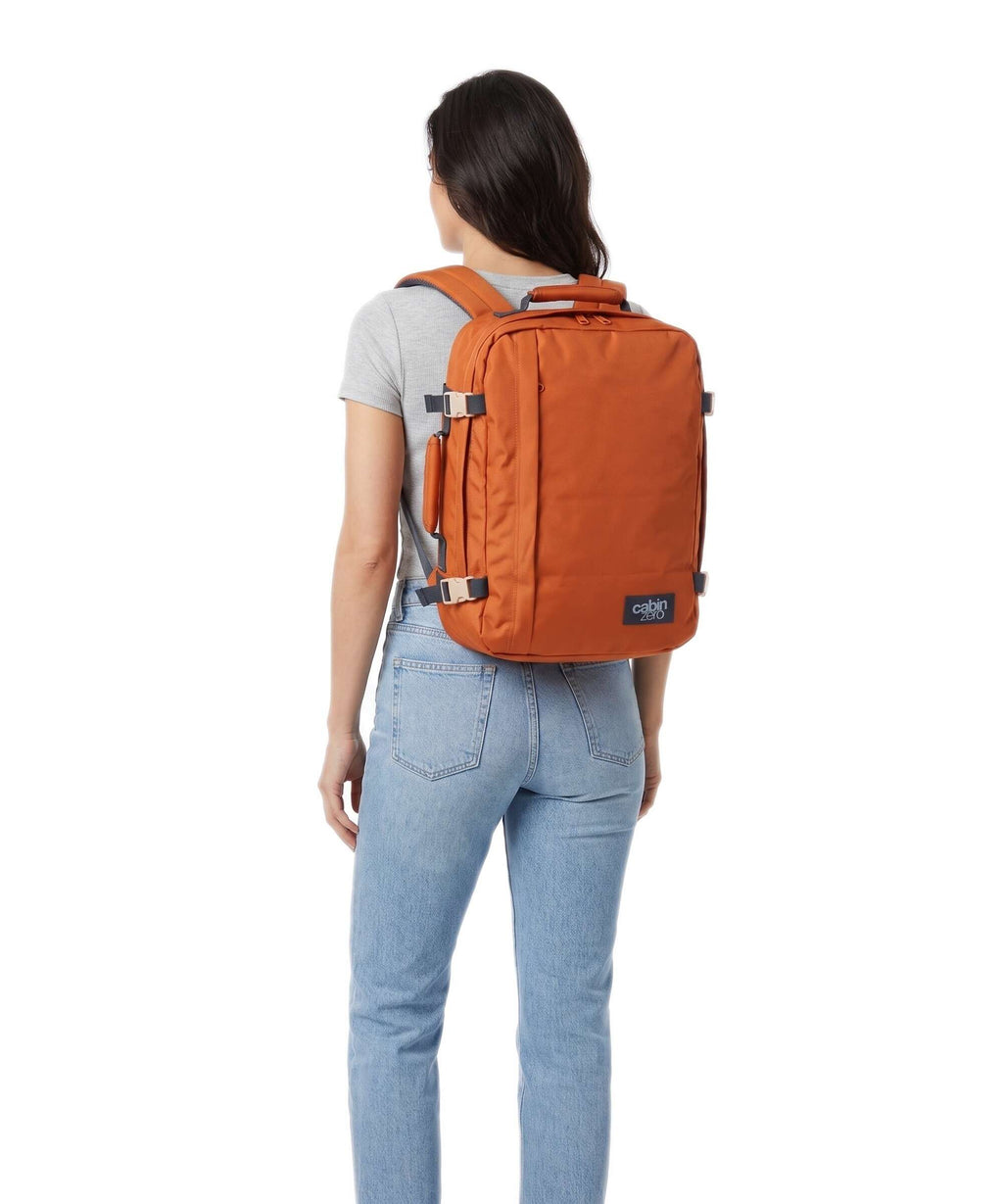 Cabin Zero Classic 36 Travel backpack maple leaf