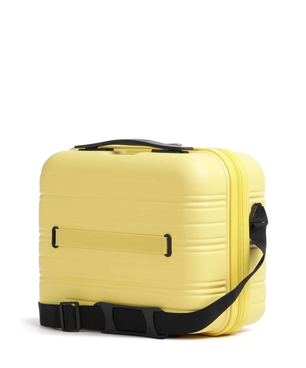 American Tourister High Turn Beauty case matt yellow