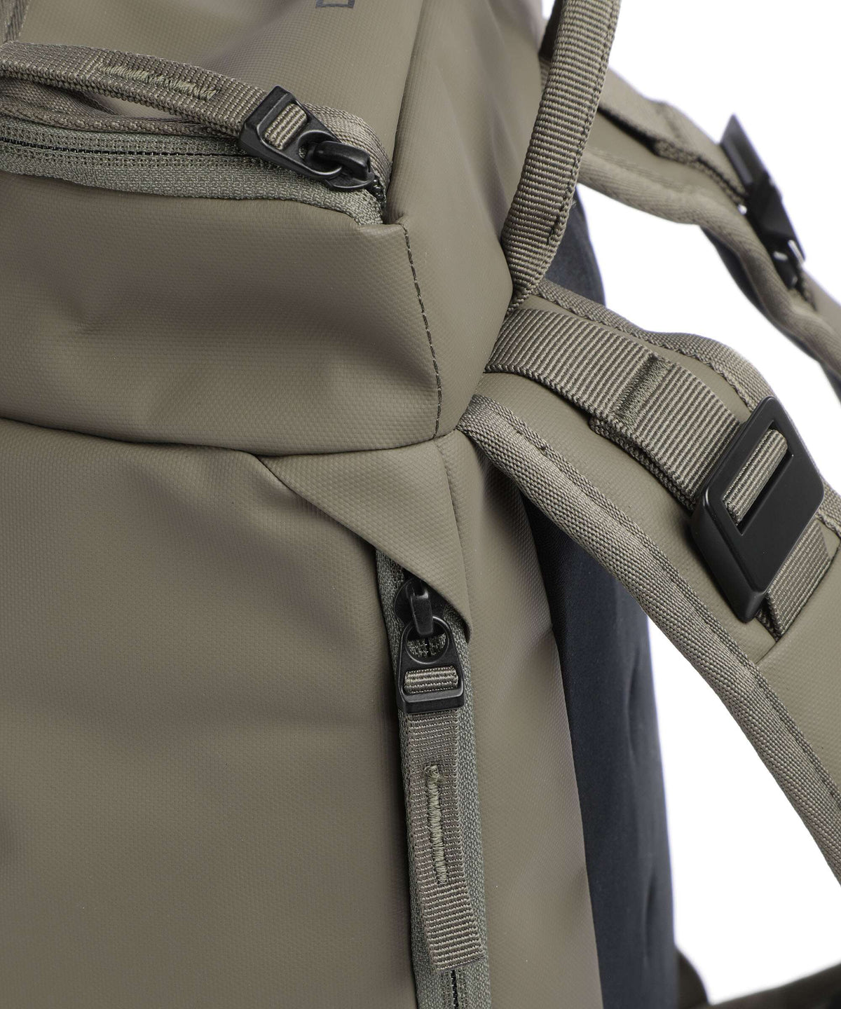 Db Hugger 20 Backpack moss green