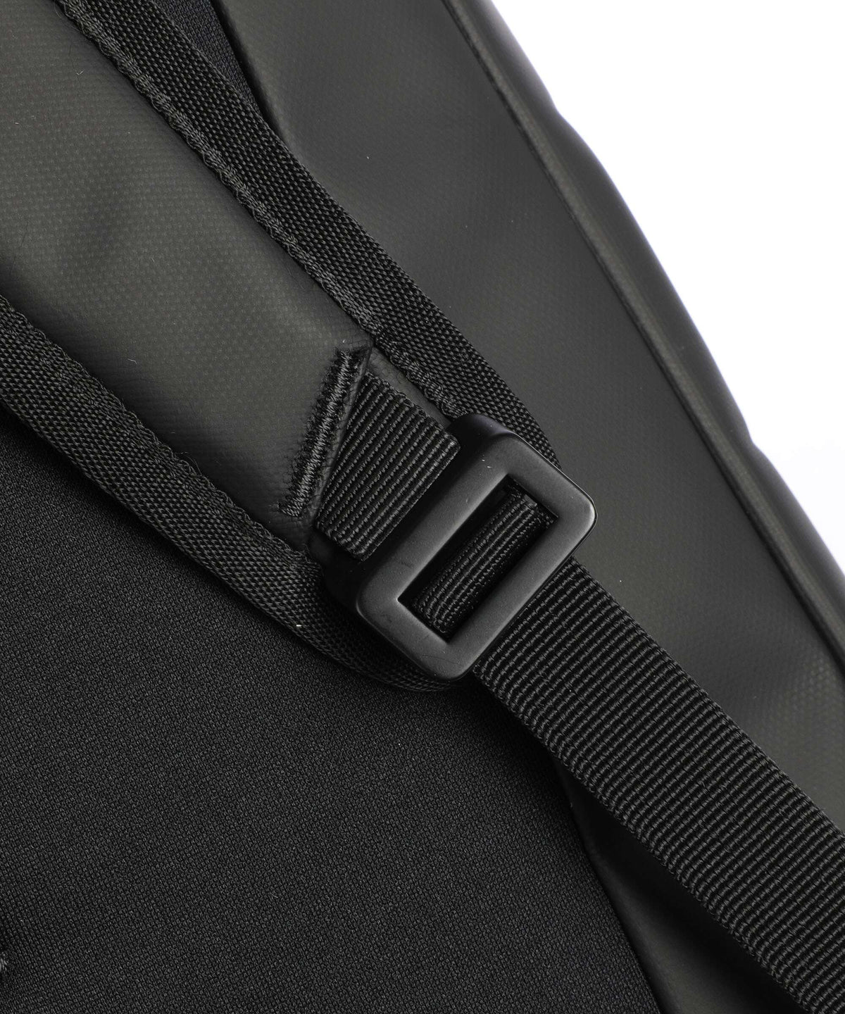 Db Hugger 25 Backpack black out