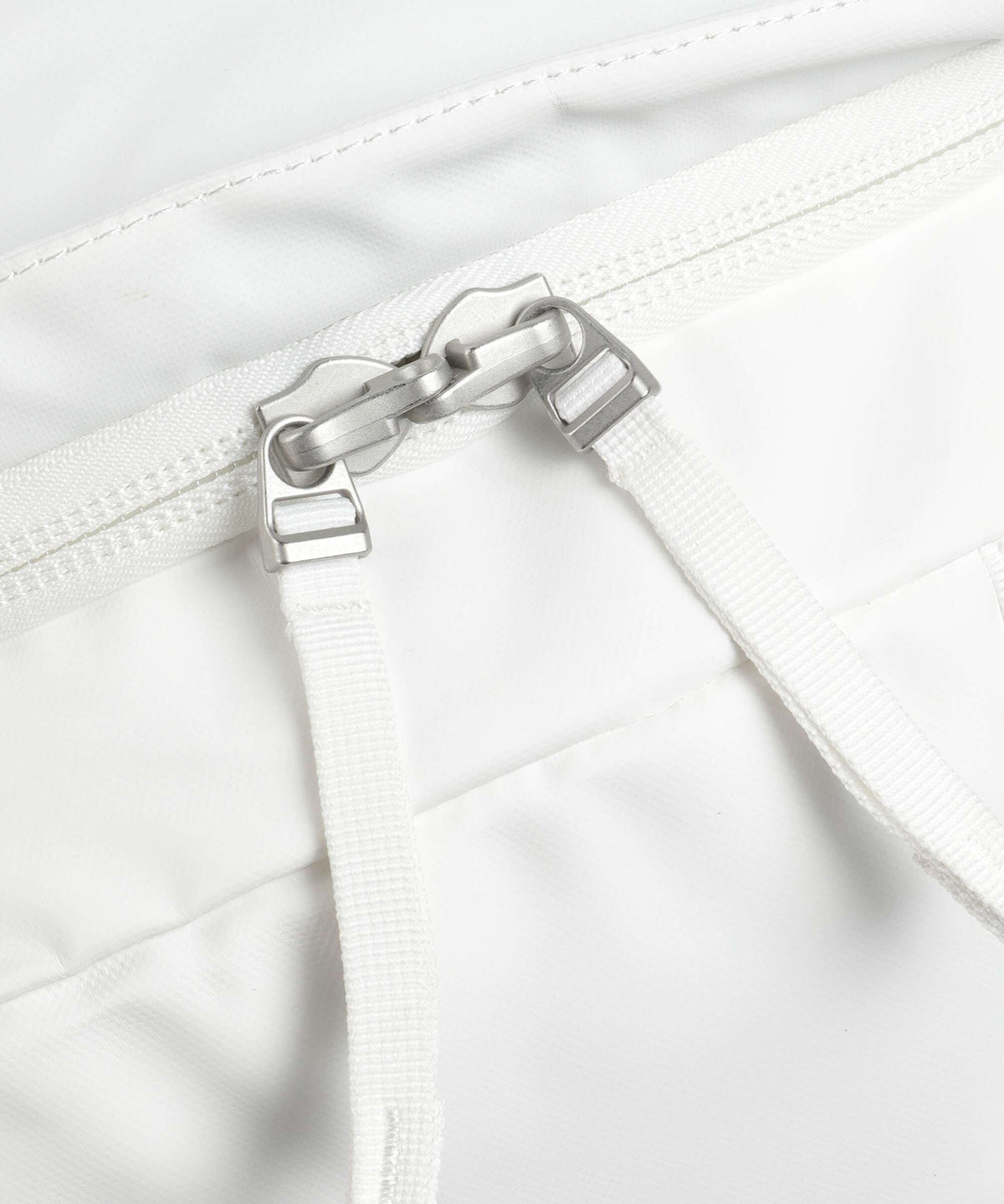 Db Roamer 60 Travel bag white out