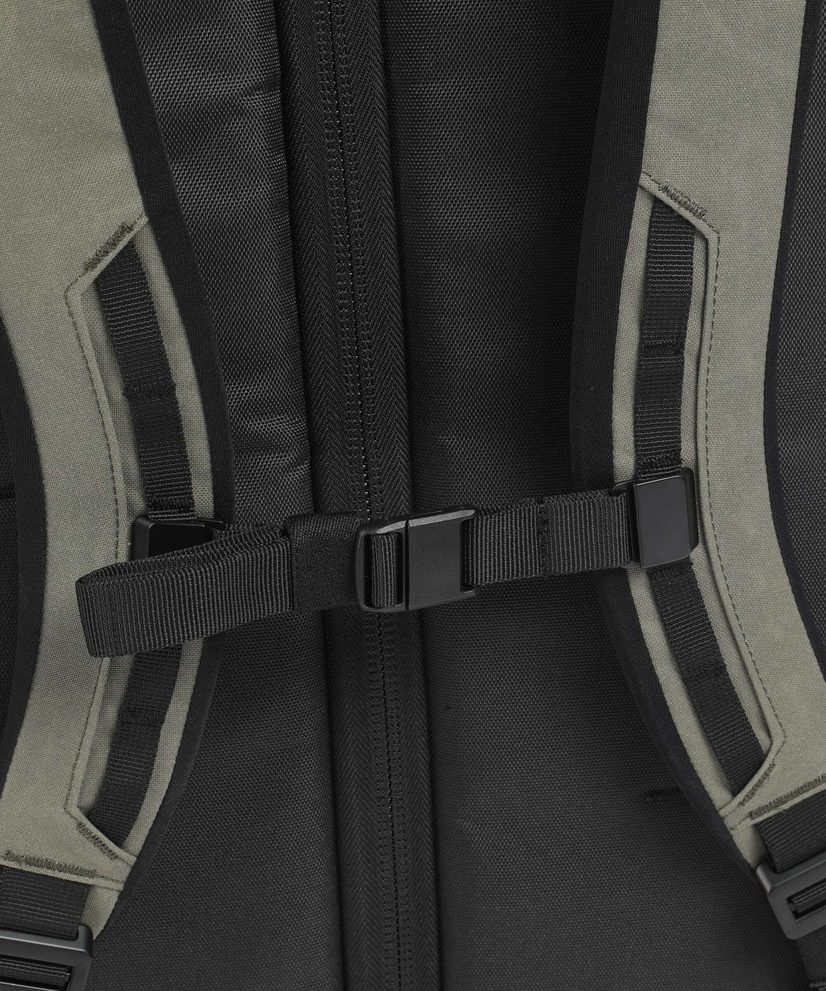 Db Roamer 90 Travel backpack forest green