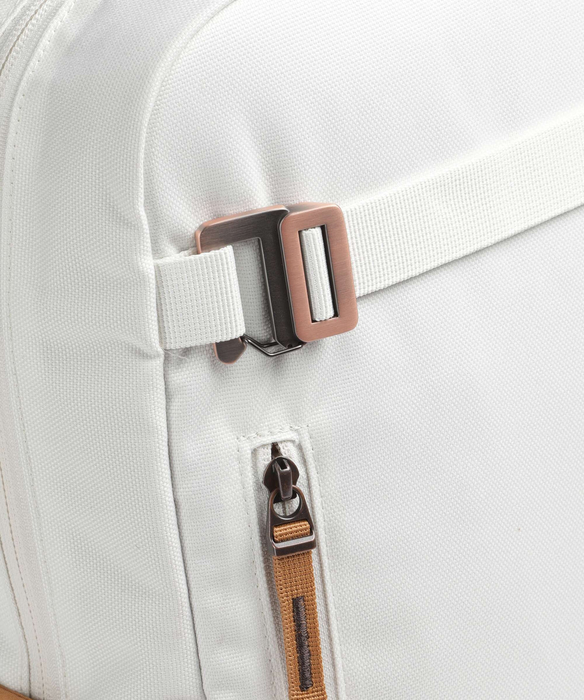 Db 17 Backpack oatmilk