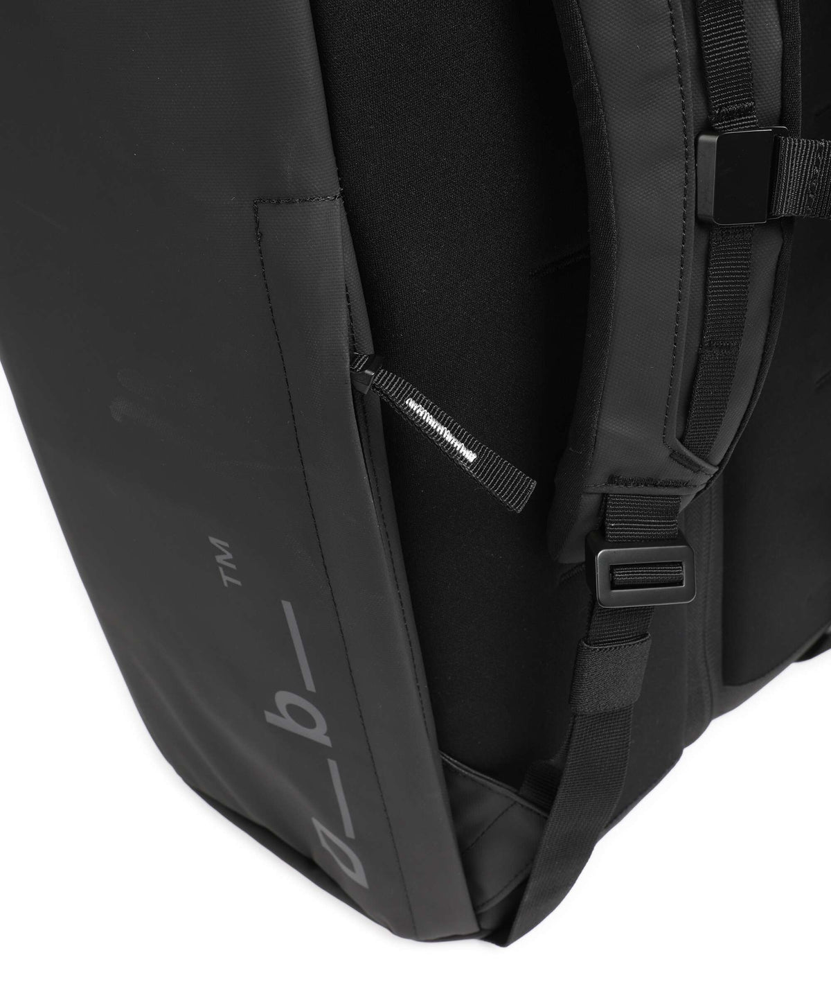 Db Roamer Pro 50 Travel backpack black out