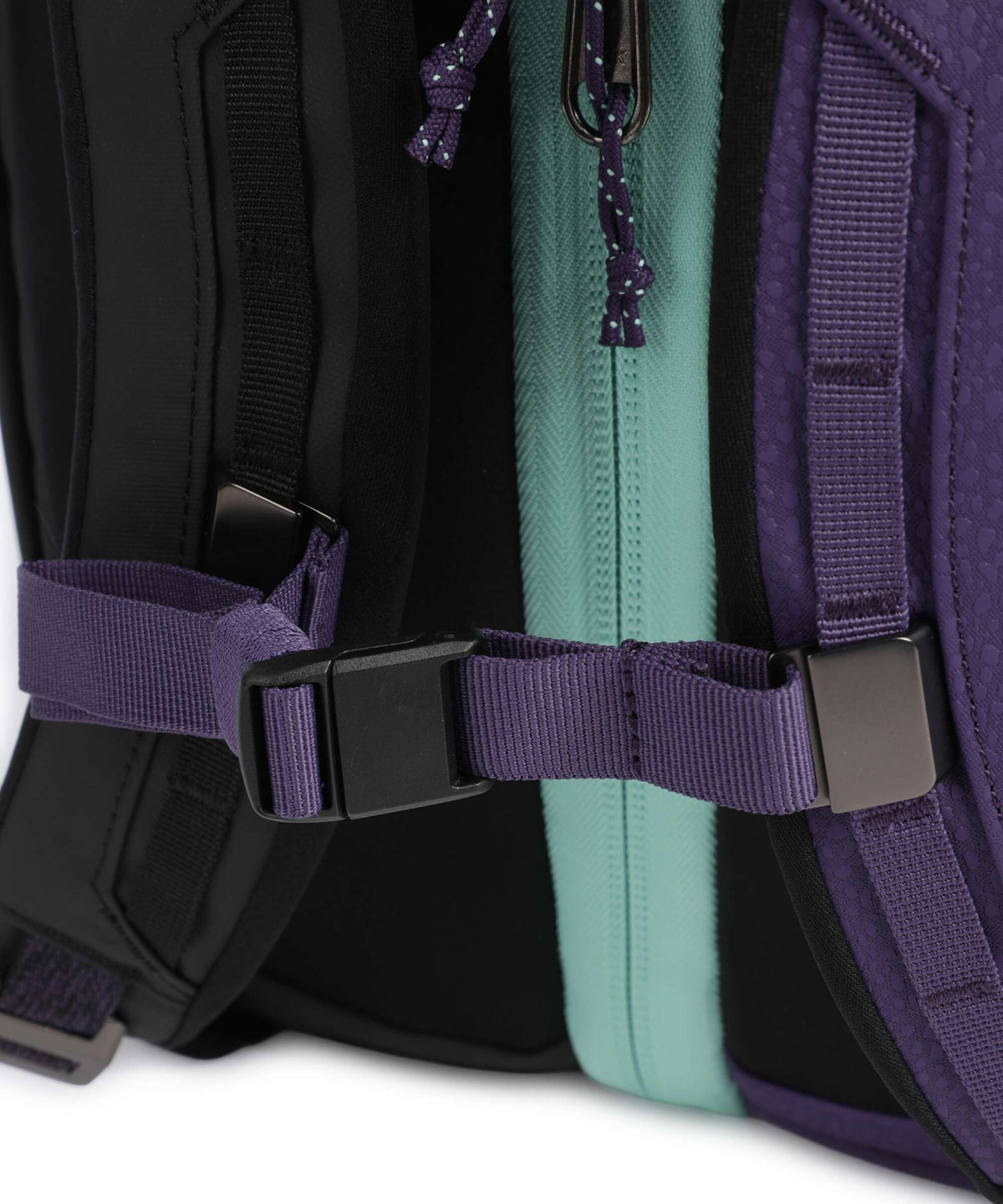 Db Roamer Pro 30 Travel backpack black purple