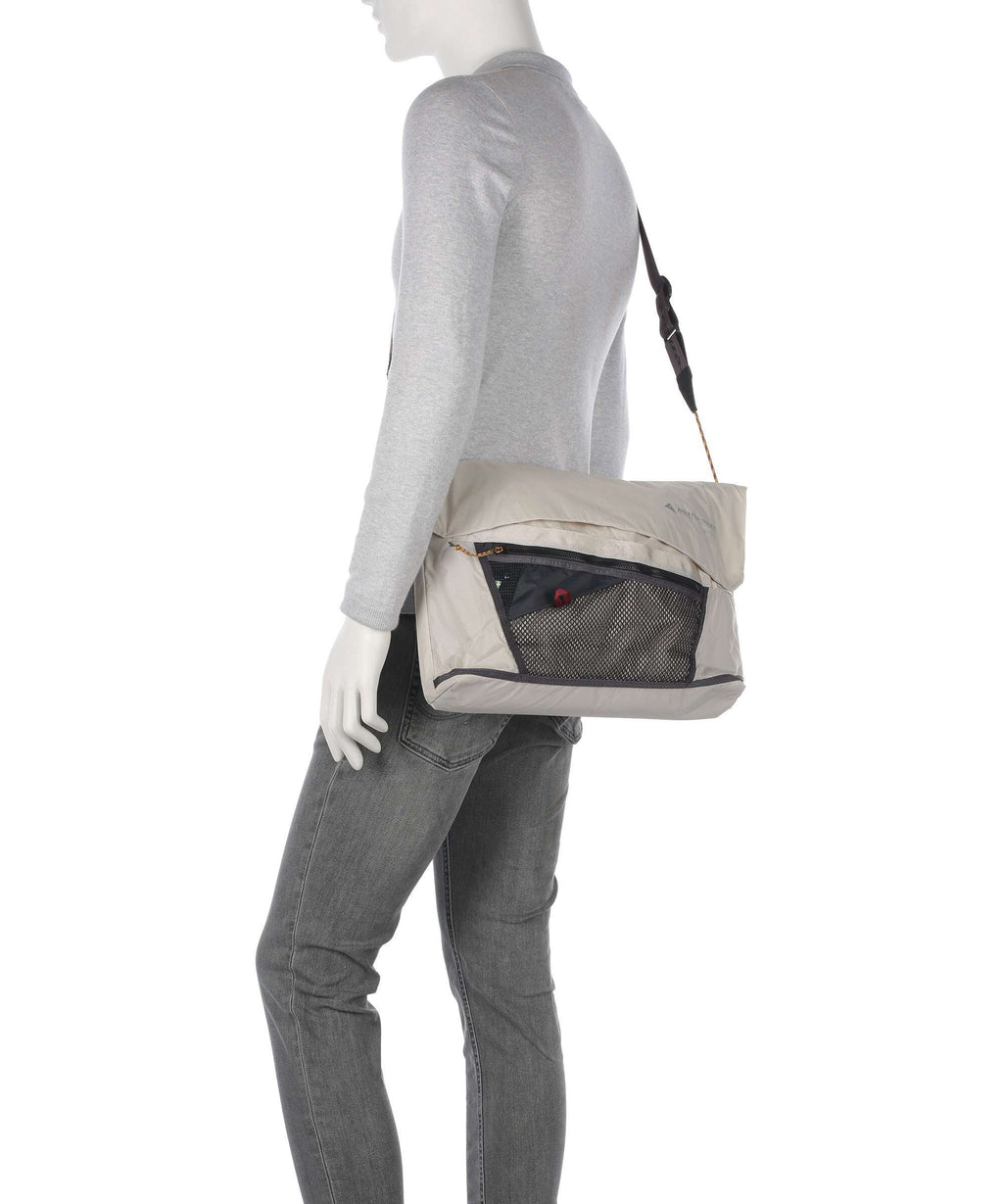 Klättermusen Grid Messenger bag raven