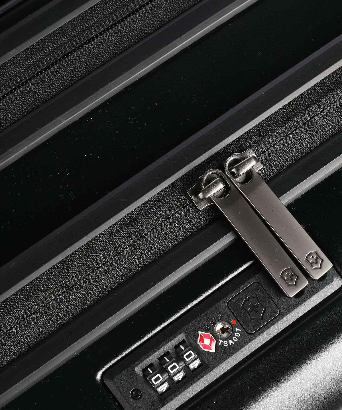 Victorinox Spectra 3.0 Exp Medium Spinner (4 wheels) black