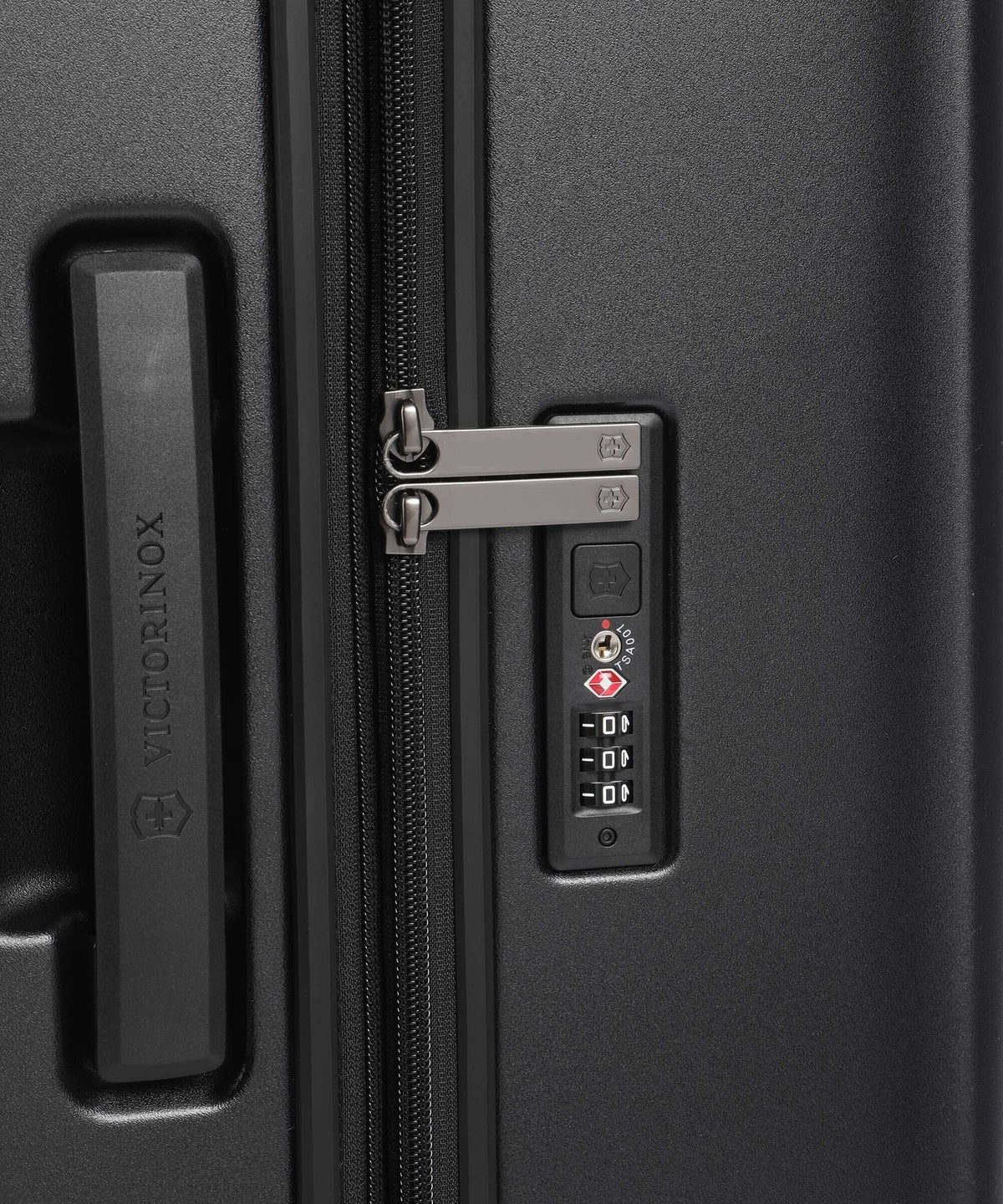 Victorinox Airox Advanced L Spinner (4 wheels) black