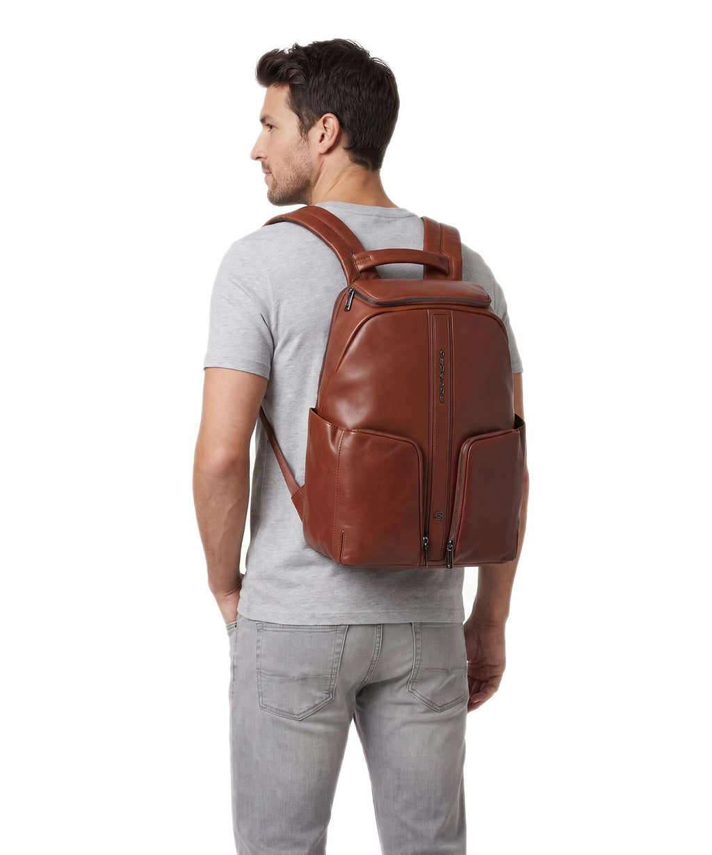 Piquadro Victor 24 Laptop backpack tan