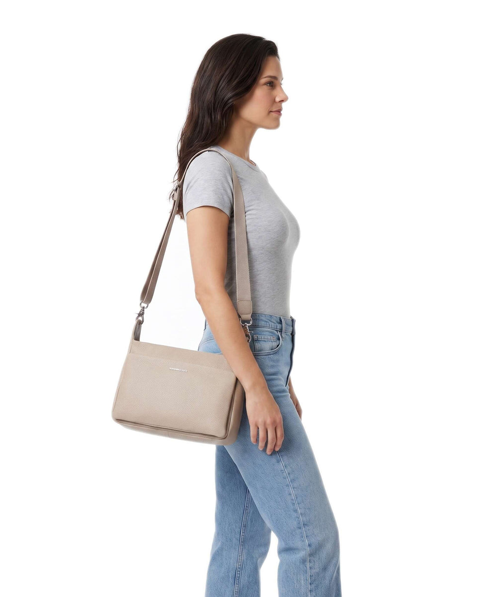 Mandarina Duck Mellow Leather Shoulder bag warm taupe