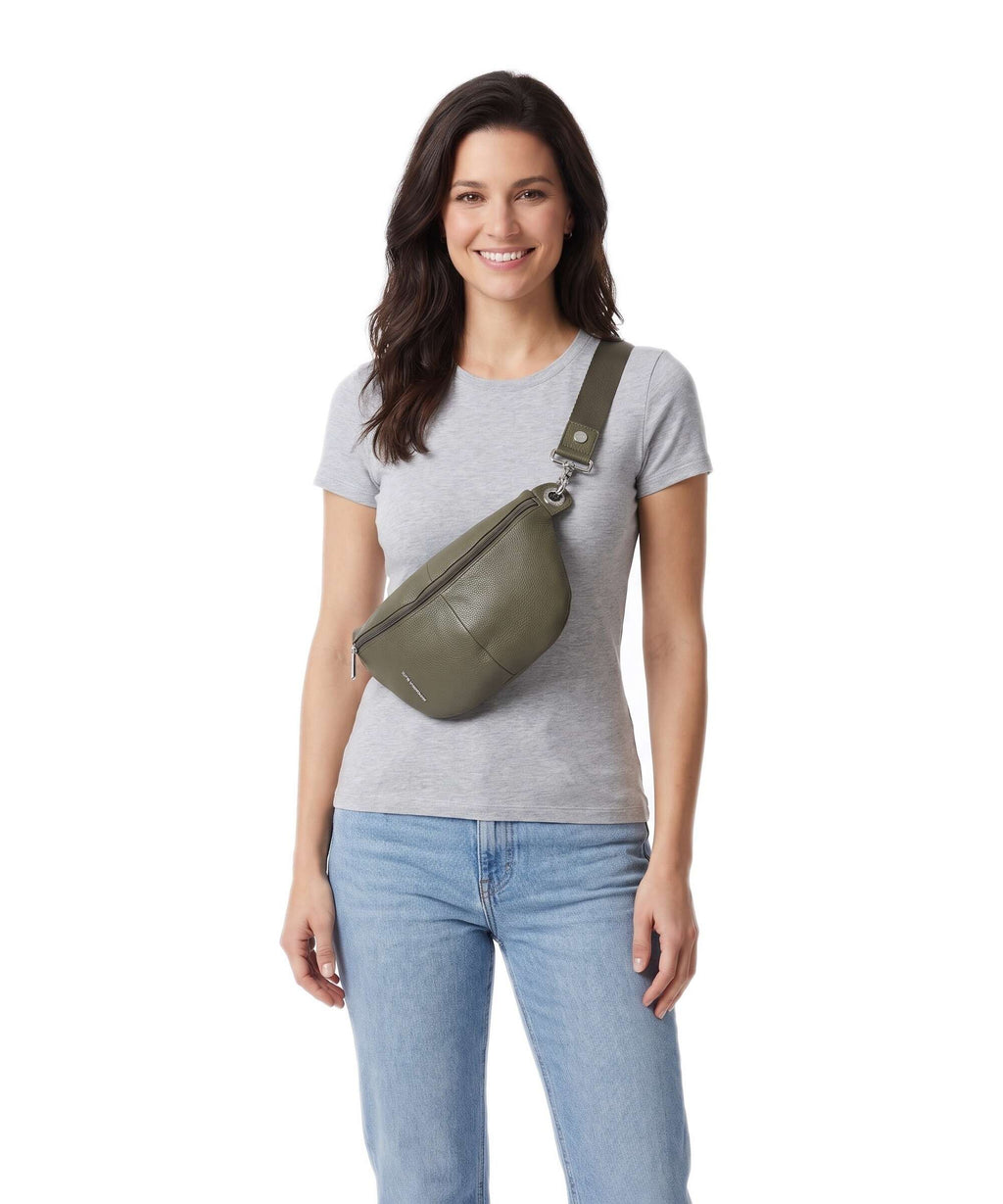 Mandarina Duck Mellow Leather Belt bag winter olive