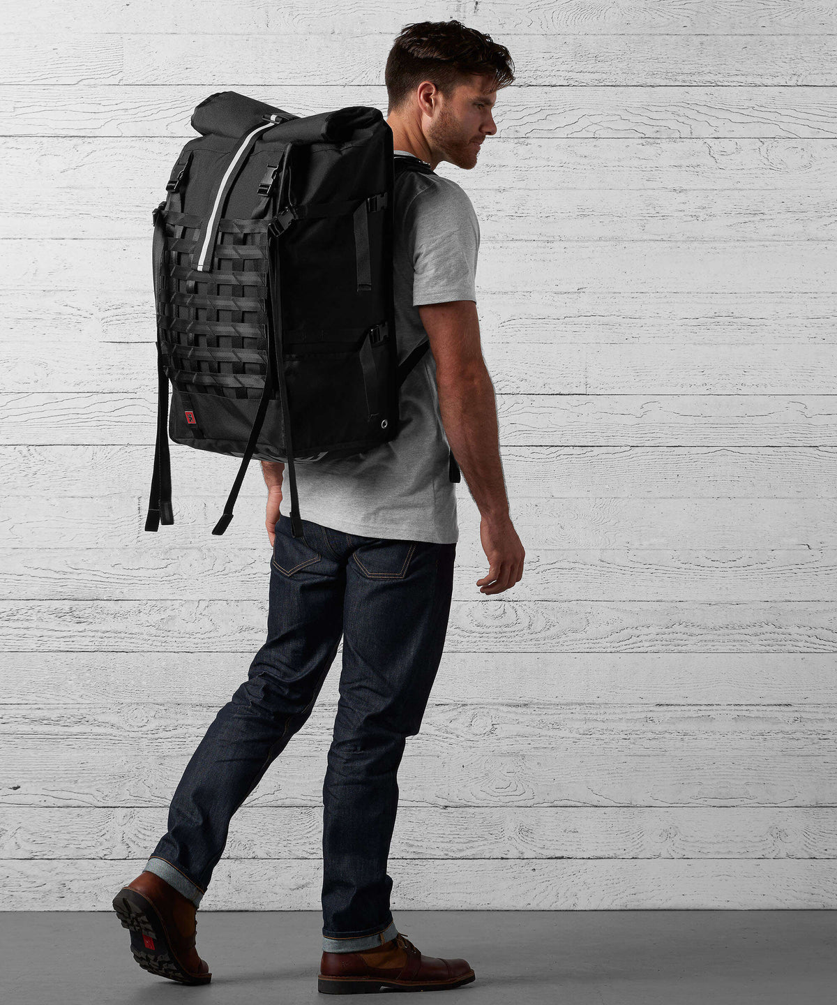 Chrome Barrage Pro Rolltop backpack black/red