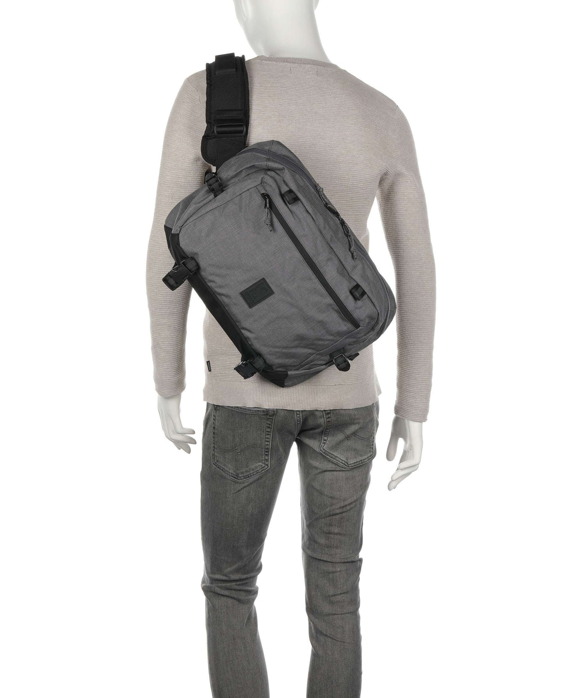 Chrome Kadet Max Messenger bag black