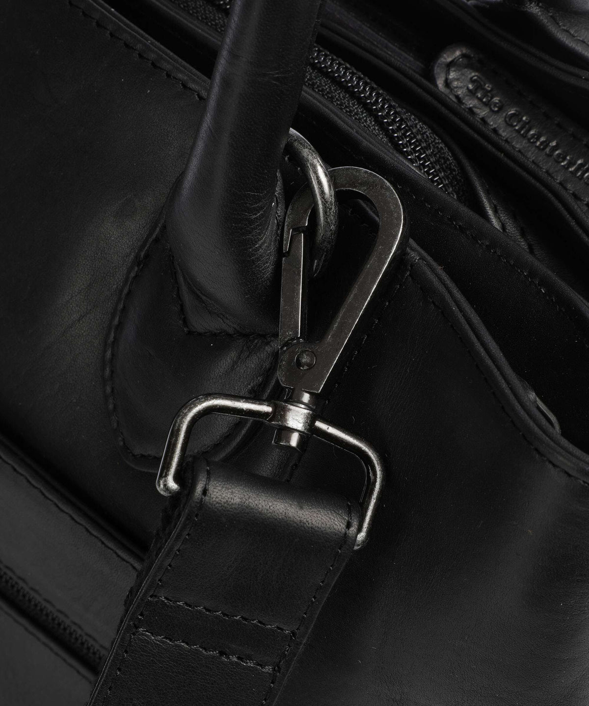 The Chesterfield Brand Wax Pull Up Cow Passau Handbag black