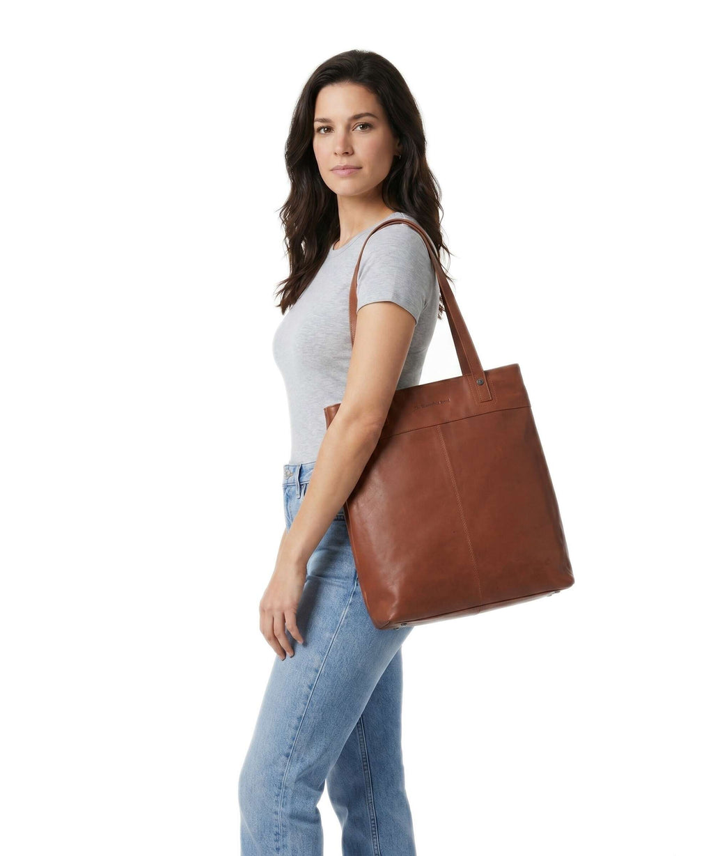 The Chesterfield Brand Wax Pull Up Cow Solvia Tote bag cognac