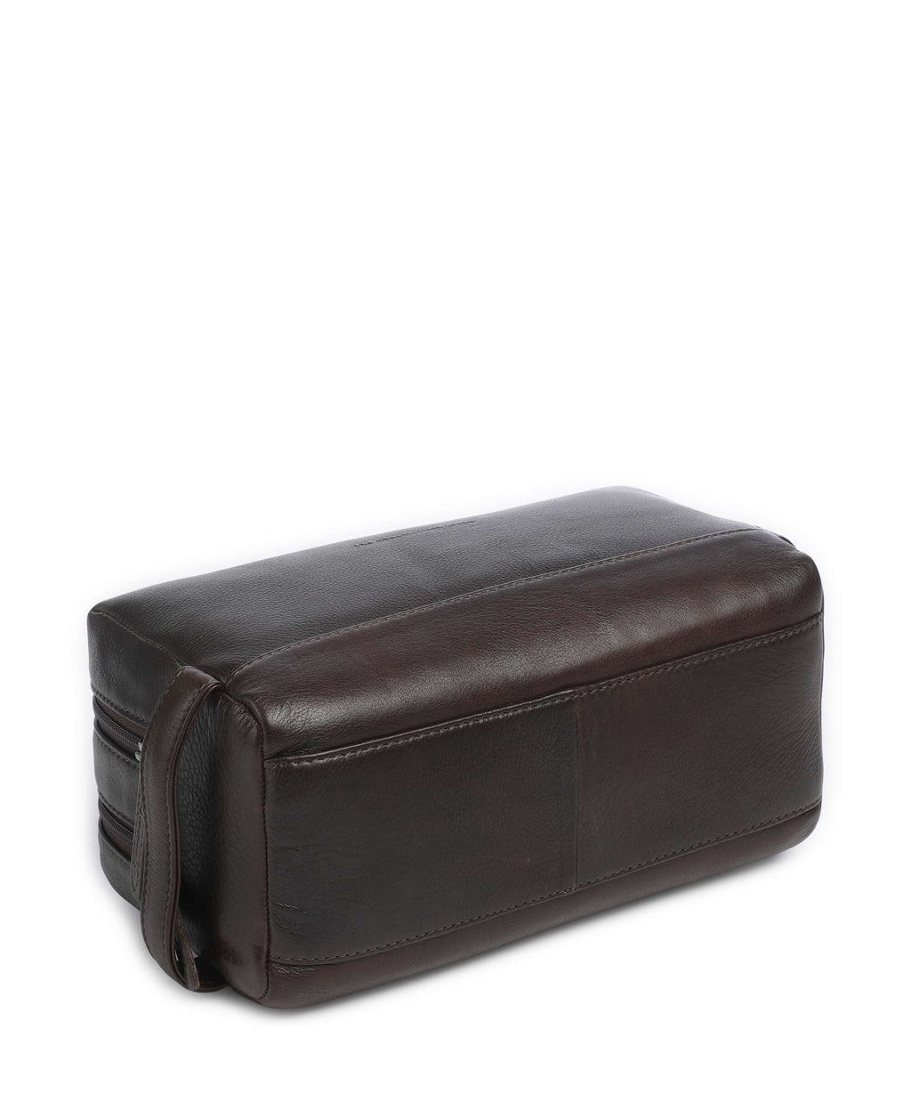 The Chesterfield Brand Wax Pull Up Cow Montelaro Cosmetic bag brown