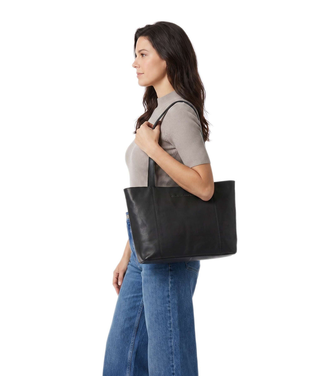 The Chesterfield Brand Wax Pull Up Cow Anira Tote bag black