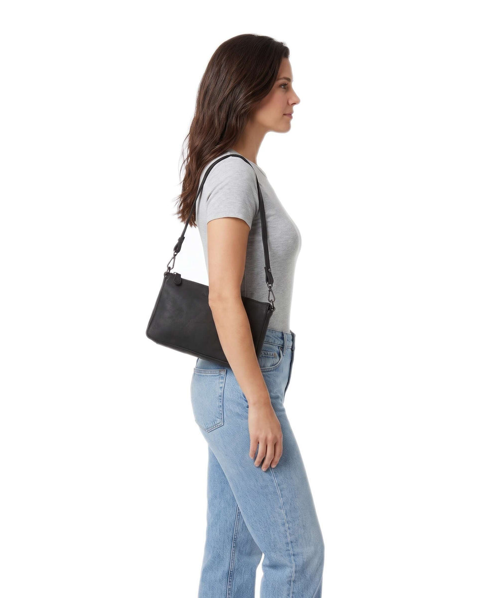 The Chesterfield Brand Wax Pull Up Cow Orinoco Shoulder bag black