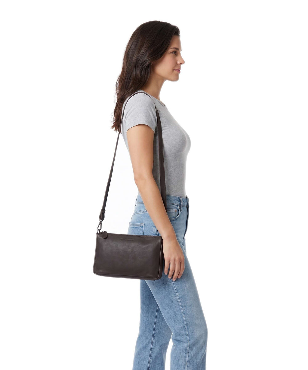 The Chesterfield Brand Wax Pull Up Cow Orinoco Shoulder bag brown