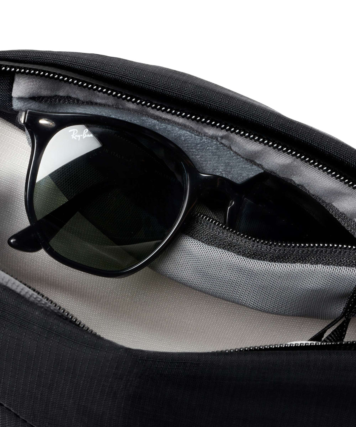 Bellroy Venture 6 Sling bag black
