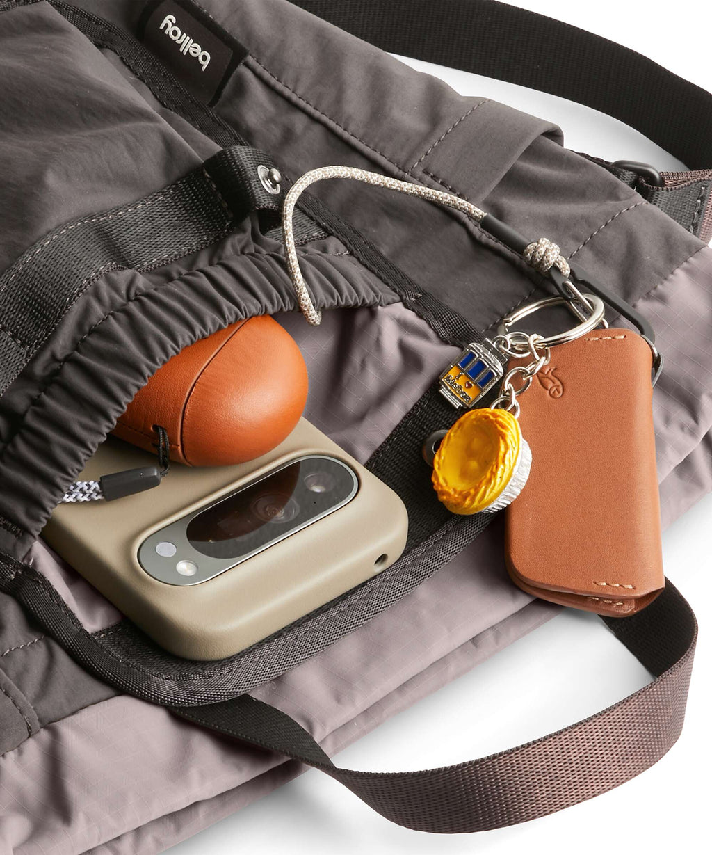 Bellroy Cinch 9 Bucket bag charcoal